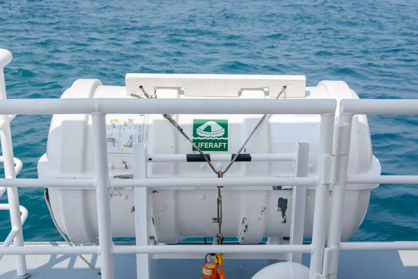 Jeju-do, Korea - April 10, 2015: liferaft of a paasenger ship — Stock Photo, Image