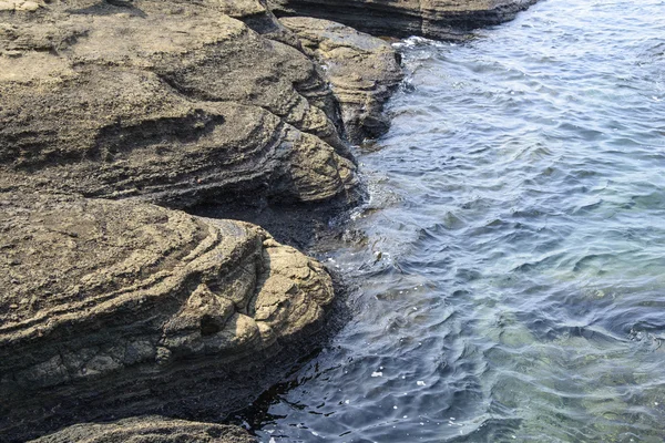 Roca sedimentaria en la costa de Yongmeori en la isla de Jeju —  Fotos de Stock