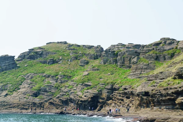 Jeju-do, Corea - 11 de abril de 2015: Vista de la costa de Yongmeori en —  Fotos de Stock