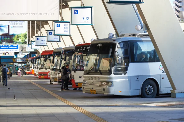 Seúl, Corea - 18 de septiembre de 2015: Seúl Express Bus Terminal — Foto de Stock