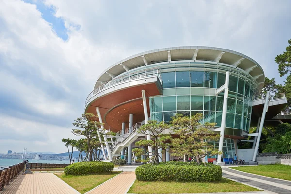 Busan, Korea - September 19, 2015: Nurimaru APEC house — Zdjęcie stockowe
