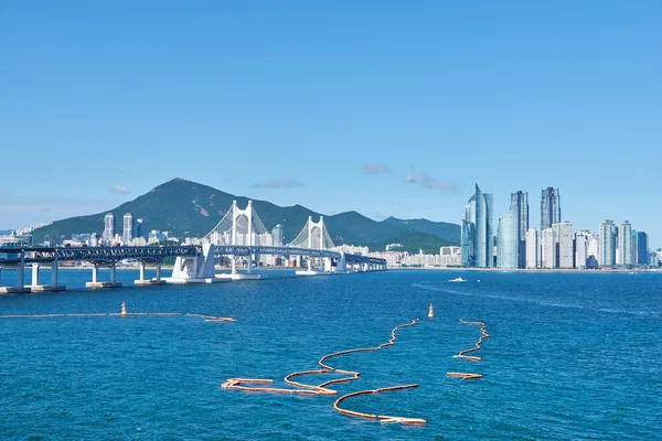 Gwangan Puente grande y ciudad marina — Foto de Stock