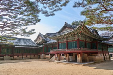 Arka Daejojeon alace içinde