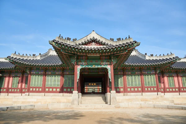 Huijeongdang 在昌德宫的入口 — 图库照片