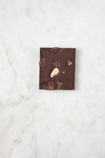 Шоколад Білій Мармуровій Дошці — стокове фото