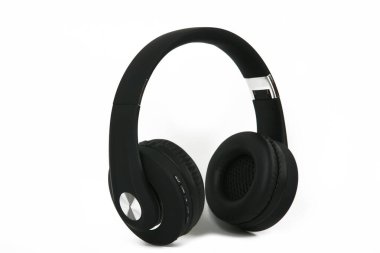 modern beyaz zemin üzerine izole kulaklık 