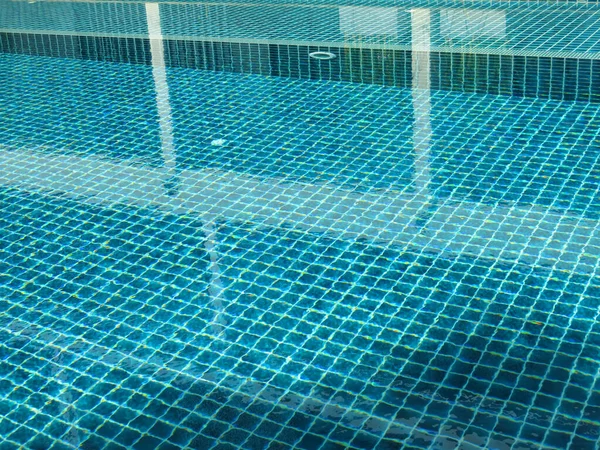 Piscina Con Reflejos Agua Sol — Foto de Stock