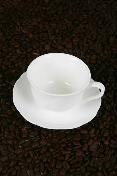 Kaffeebohnen Und Tasse Nahaufnahme — Stockfoto