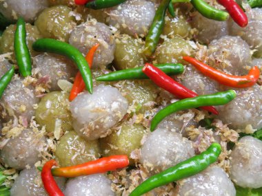 Lezzetli Asya yemeklerinin yakın görüntüsü