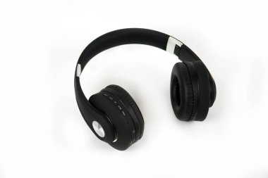 modern beyaz zemin üzerine izole kulaklık 