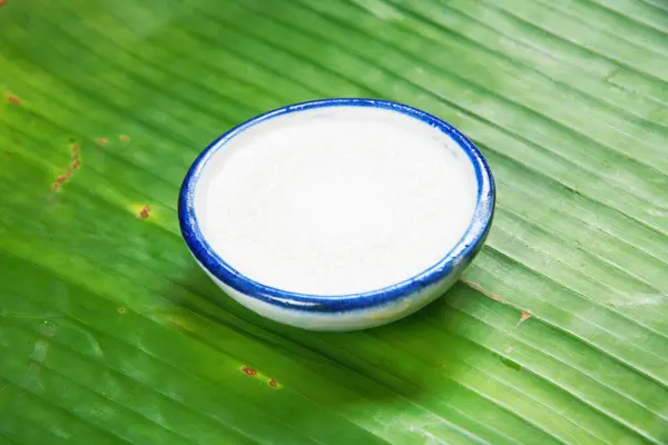 Coconut Milk Bowls Fresh Green Leaves — Stock Photo, Image