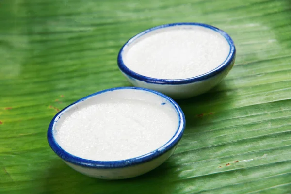 Coconut Milk Bowls Fresh Green Leaves — Stock Photo, Image