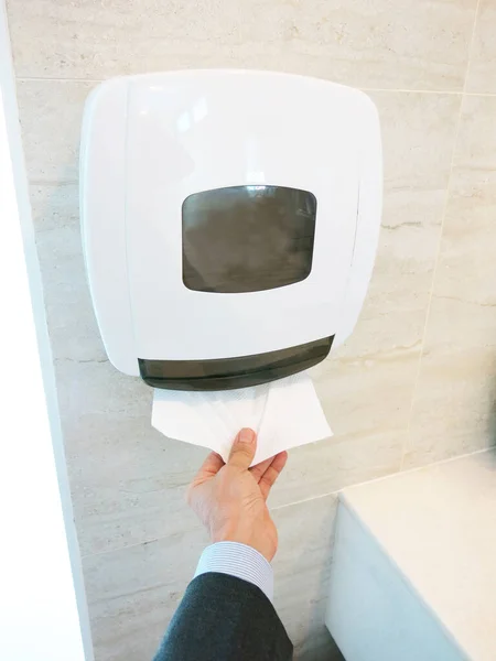 Man Hand Toilet Paper Background Bathroom — Stock Photo, Image