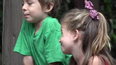 Heyecanlı erkek ve kız