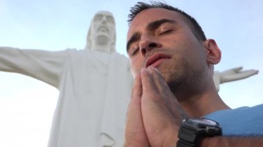 Jesus heykele dua