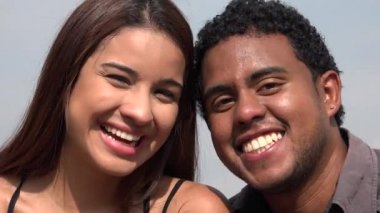 İnsanlar gülen ve Having Fun