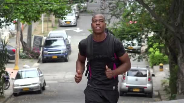 Hombre corriendo o corriendo — Vídeos de Stock