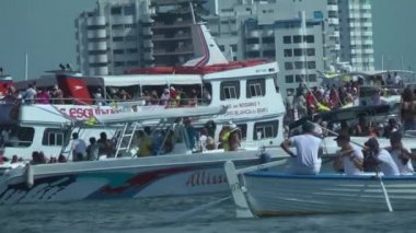 Birçok Tekneyle Yoğun Liman