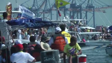 Yoğun Limanda Tekneler ve Yatlar