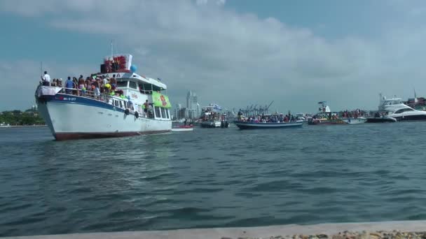 Переповнені Човни Гавані Марині — стокове відео