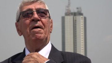 Kendine güvenen üst düzey iş yürütme
