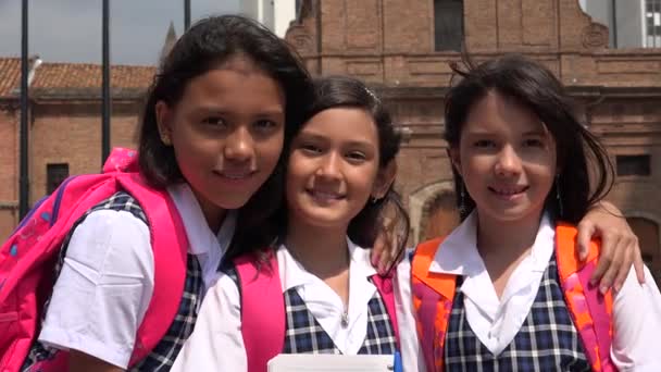 Escuela niños chica amigos — Vídeos de Stock