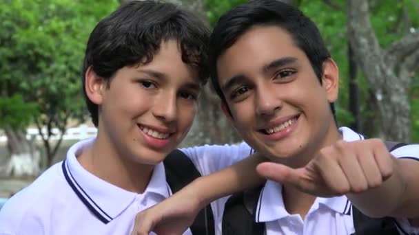 Feliz escola Teen Boys — Vídeo de Stock