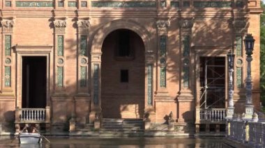 Kayık kanalında Palace yakınındaki turist