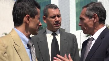 Açıklayan ve kabul iş erkek