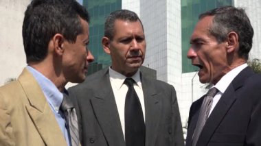 Konuşmak ve belirtmiş iş erkek