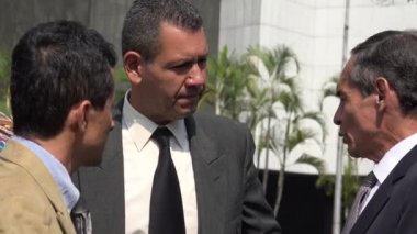 Mutsuz iş adamı ve iş arkadaşlarınızla