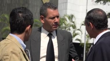 Güvensizlik ve iş adamları arasında karışıklık