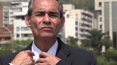 Ciddi büyük iş adamı