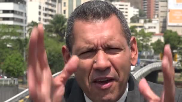 Сердитий латиноамериканського Ділова людина — стокове відео
