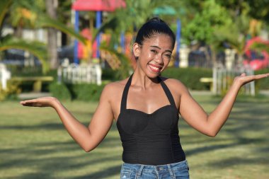 Belirsiz Çekici Azınlık Kadın Kadını