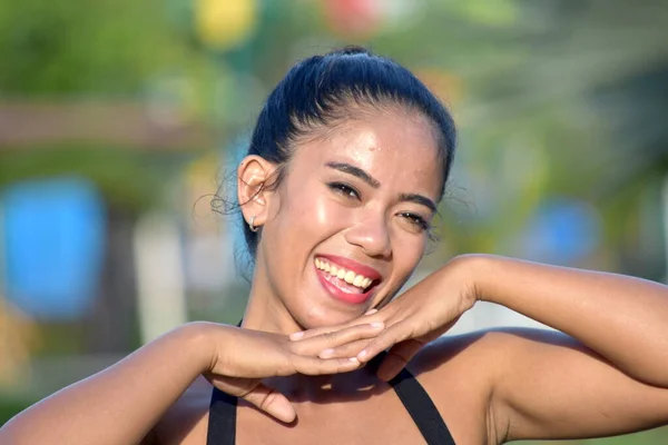 一个有魅力的菲律宾女性 — 图库照片