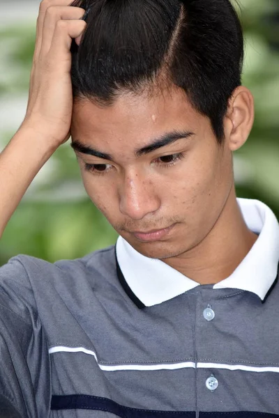 Seorang Pemuda Asia Yang Tertekan — Stok Foto