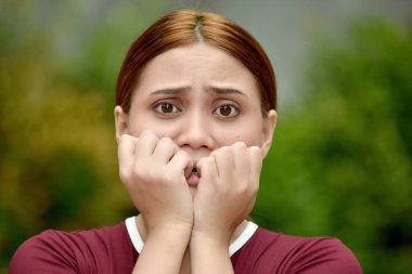 Yetişkin Bir Kadın ve Korku