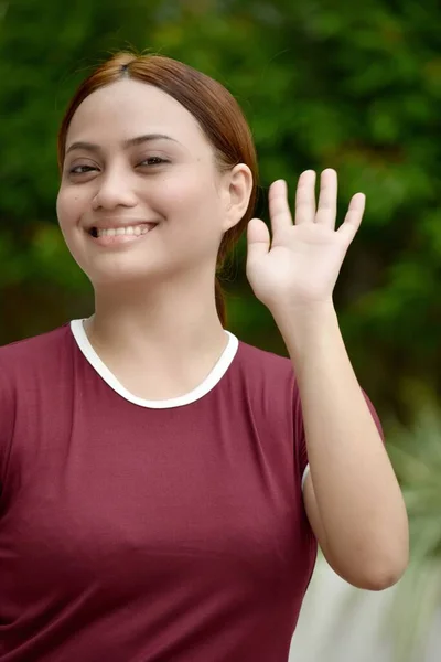 Gadis Berambut Merah Yang Ramah — Stok Foto