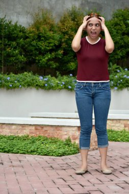 Park 'ta Çeşitli Kadın ve Endişeler