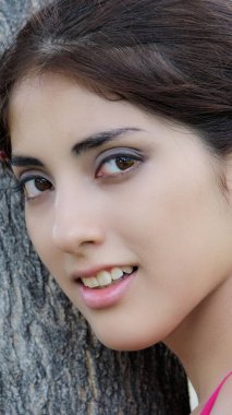 Mutlu bir İspanyol Kadın.