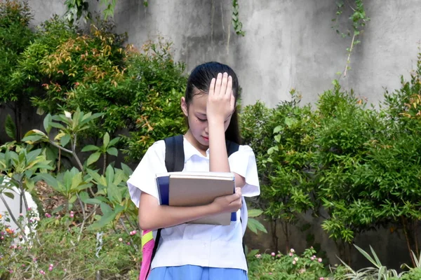 Uma Menina Escola Com Febre — Fotografia de Stock