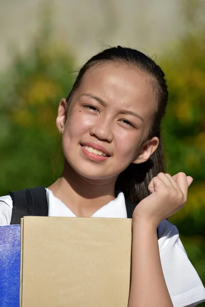 Een Zelfverzekerde Divers Meisje Student — Stockfoto