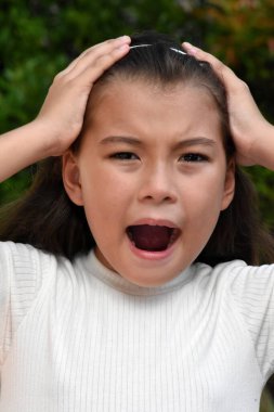 Stresli Güzel Filipinli Kadın Ergen Kapanışı