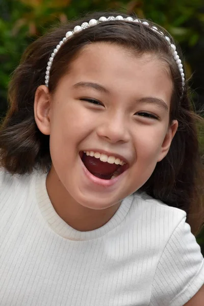 Schöne Filipina Weiblich Und Lachen Nahaufnahme — Stockfoto