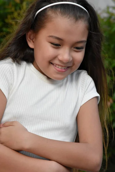 Ένα Μικρό Κορίτσι Και Γέλιο Closeup — Φωτογραφία Αρχείου