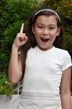 Genç Çeşitli Kızın Bir Fikri Var