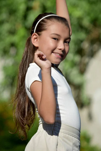 Uma Jovem Filipina Posando Feminino — Fotografia de Stock