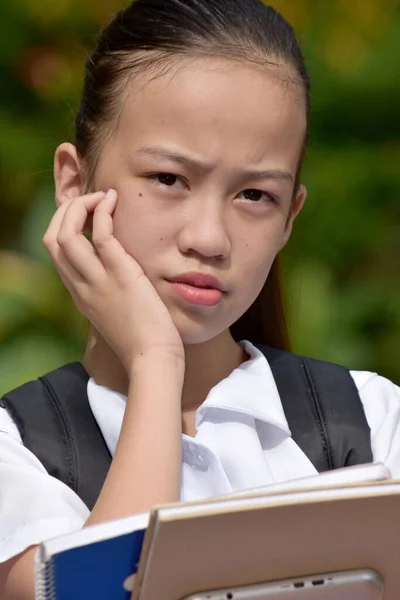 Juvenil Asiática Chica Estudiante Espera Con Texto Libros — Foto de Stock
