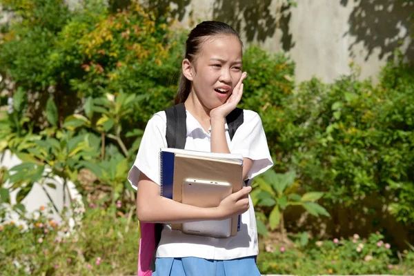 Een Meisje Student Met Tandpijn Met Lesboeken — Stockfoto